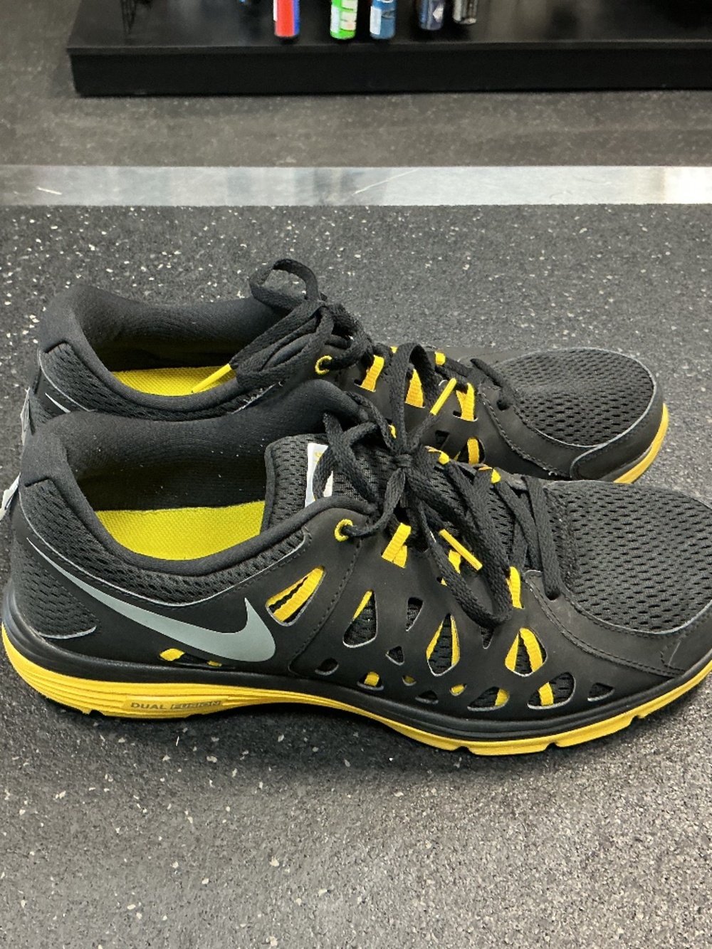 Nike Livestrong size 11